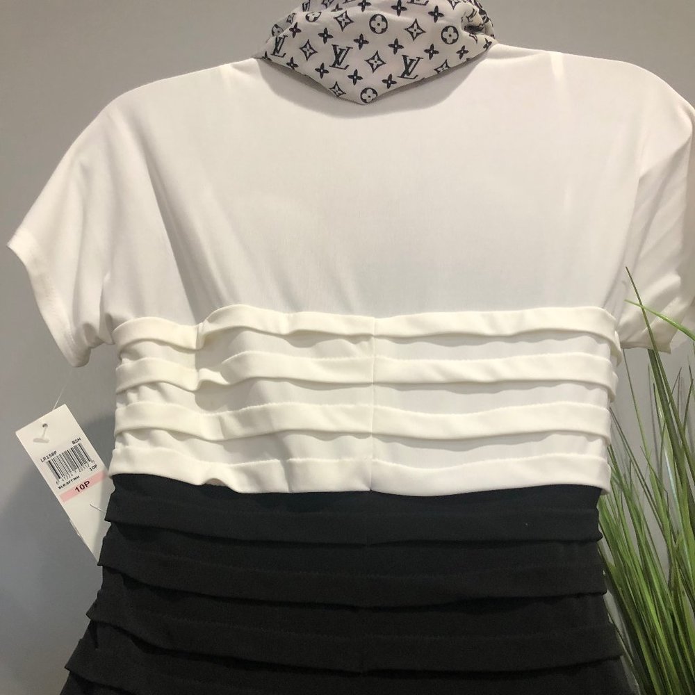 TWO -TONED  RUFFLE DRESS - Picture 7 of 13
